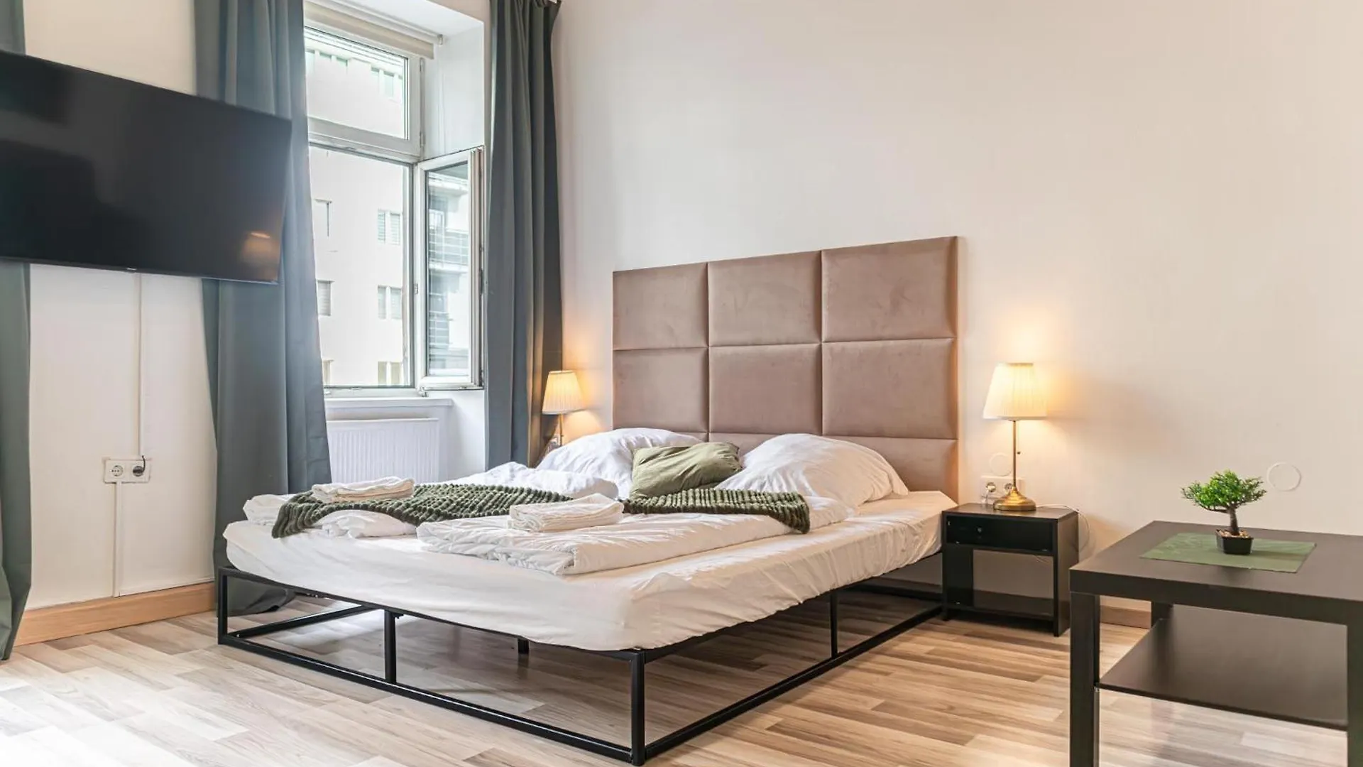 Friendly 2Br Apt-Near U6 Station Am Schoepfwerk Wiedeń 0*,  Austria